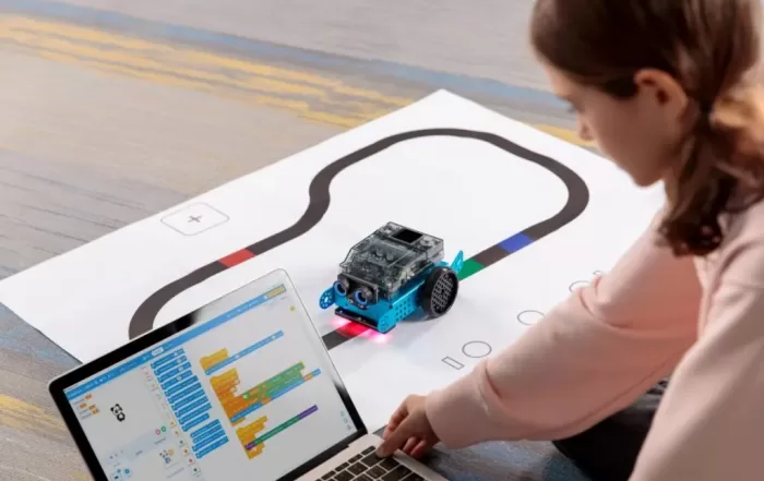 15 Benefits of Adopting Interactive Learning in Schools 1 image 700x441 6